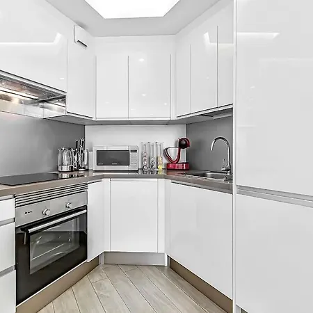 Ocean Garden 2 Bed With Pool View